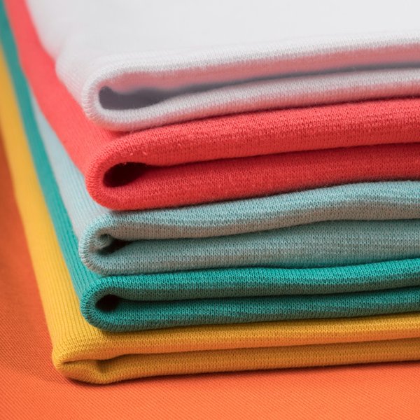 Fournisseur de tissu pour professionnel : qualité et artisanat français